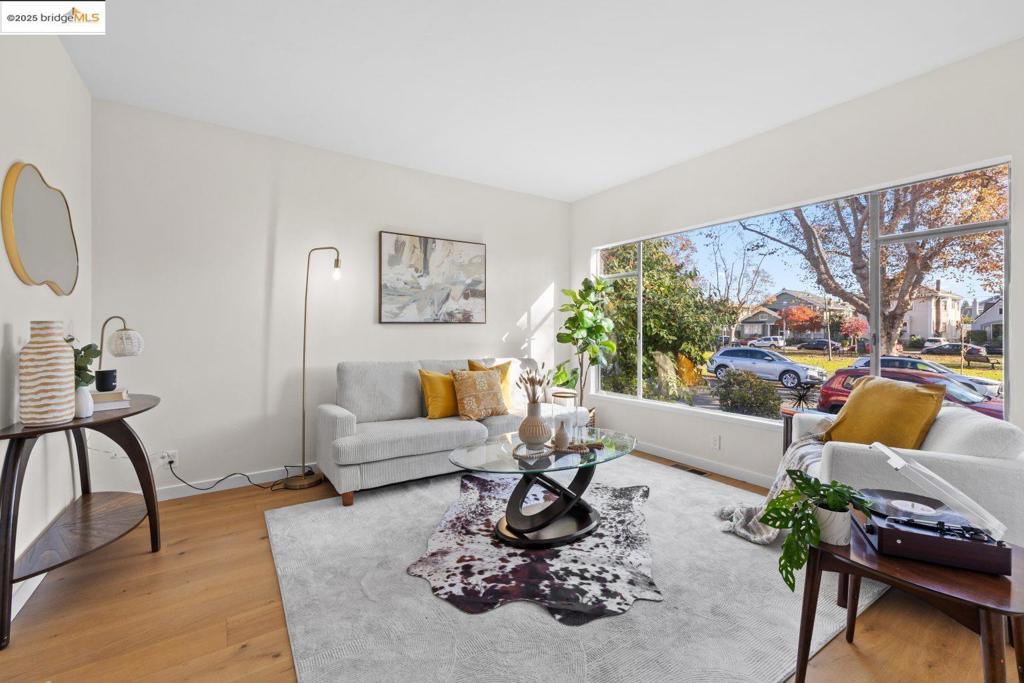 EAST END - Residential