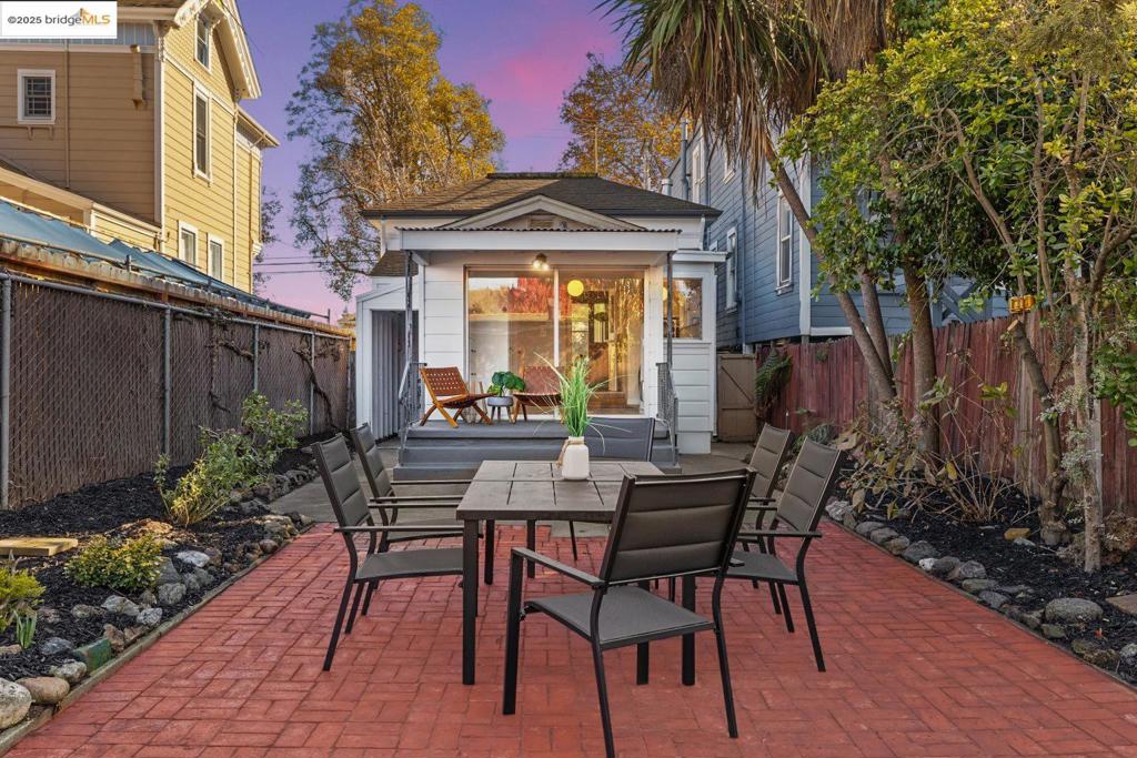 EAST END - Residential