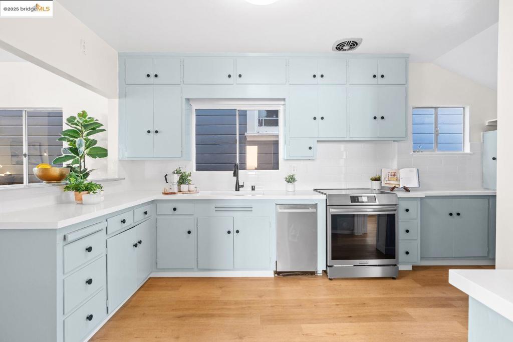 EAST END - Residential