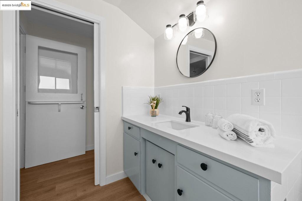 EAST END - Residential