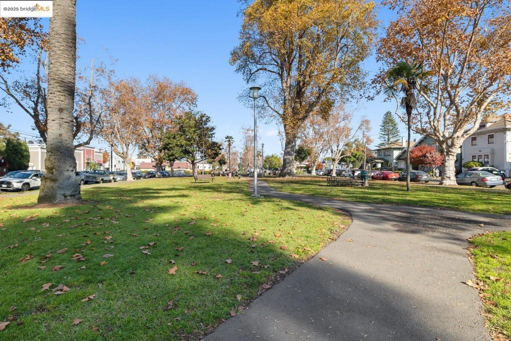 EAST END - Residential