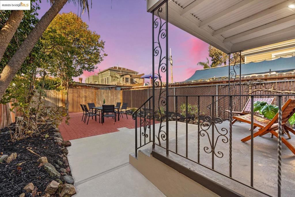 EAST END - Residential