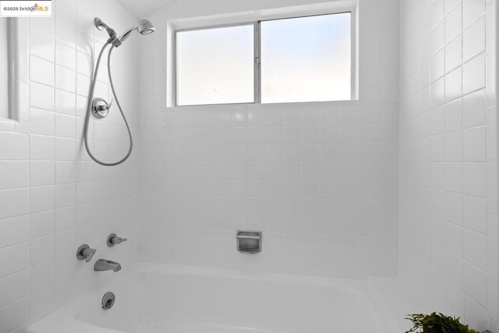 EAST END - Residential