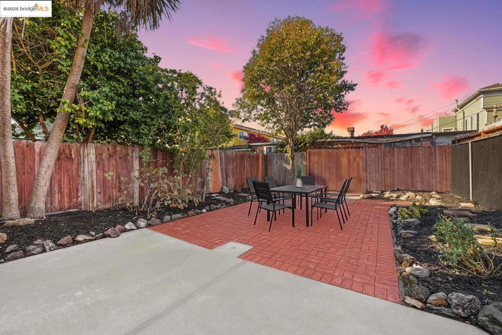 EAST END - Residential