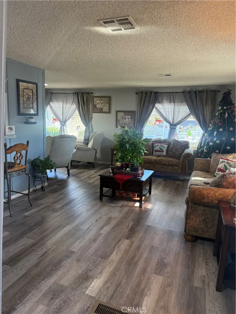 Victorville, California 92395, United States, 3 Bedrooms Bedrooms, ,2 BathroomsBathrooms,Residential,Active,248558