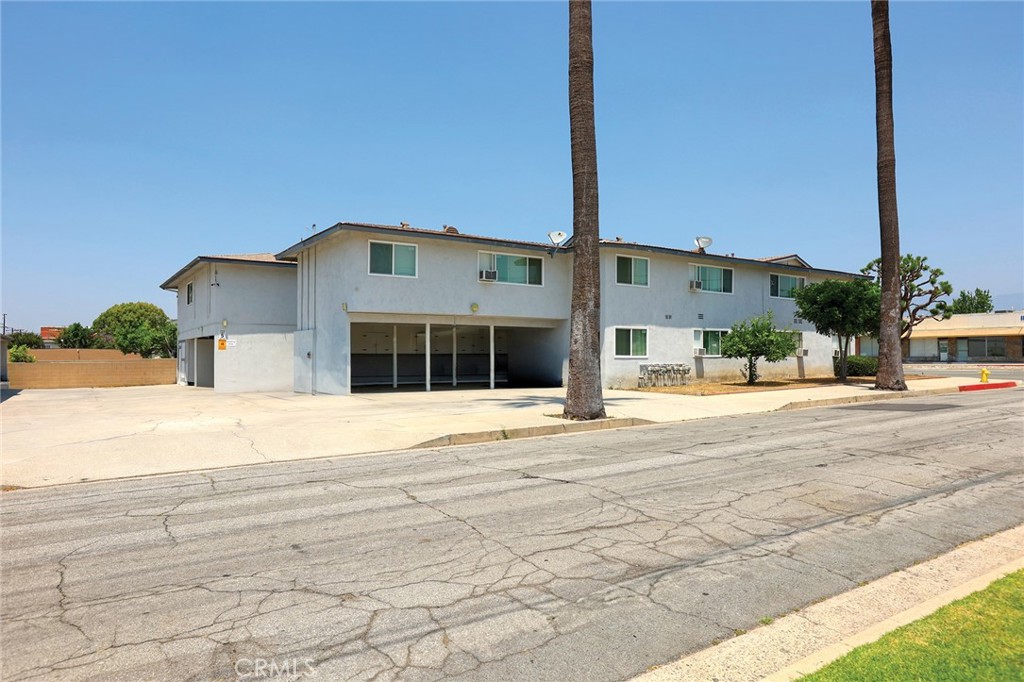 270 E Badillo Street