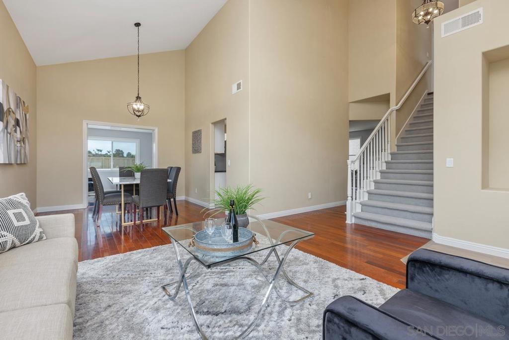 8893 ADOBE BLUFFS DR