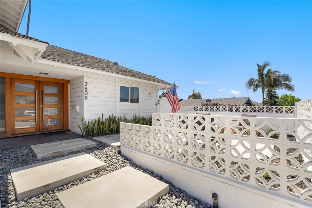 2609 Via Cascadita
