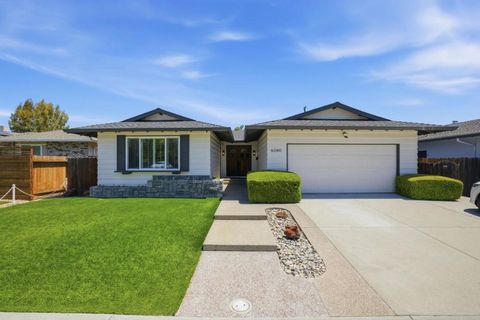 Photo of 6040 Cahalan Avenue, San Jose, CA 95123 (MLS # ML82047379)