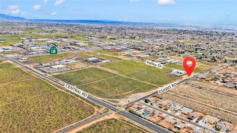 Photo of 31127212 Valley, Apple Valley, CA 92307 (MLS # HD25277341)