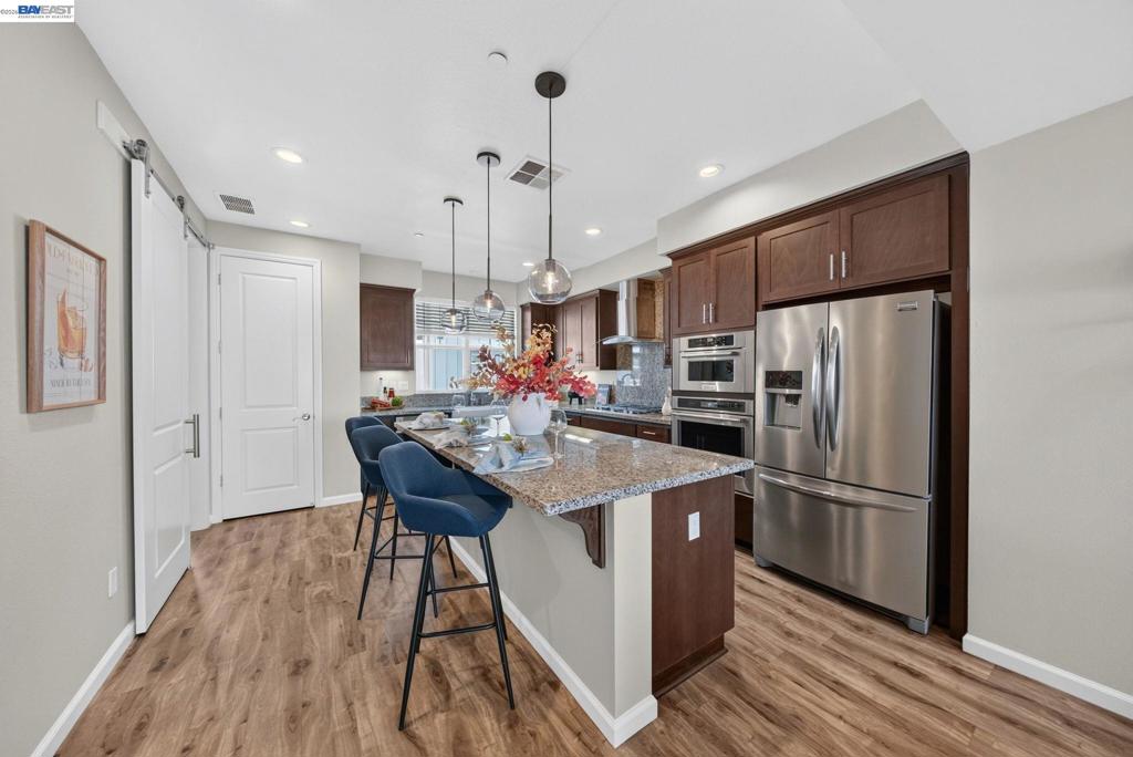3987 Dobbins Loop