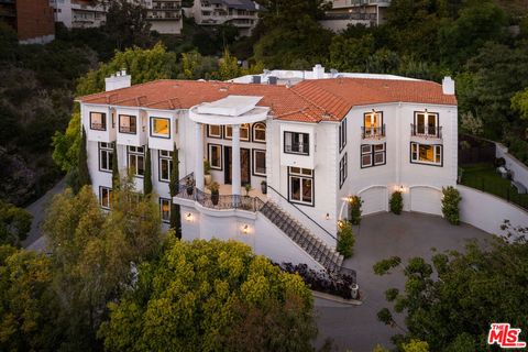 Photo of 1404 Dawnridge Drive, Beverly Hills, CA 90210 (MLS # 26841709)