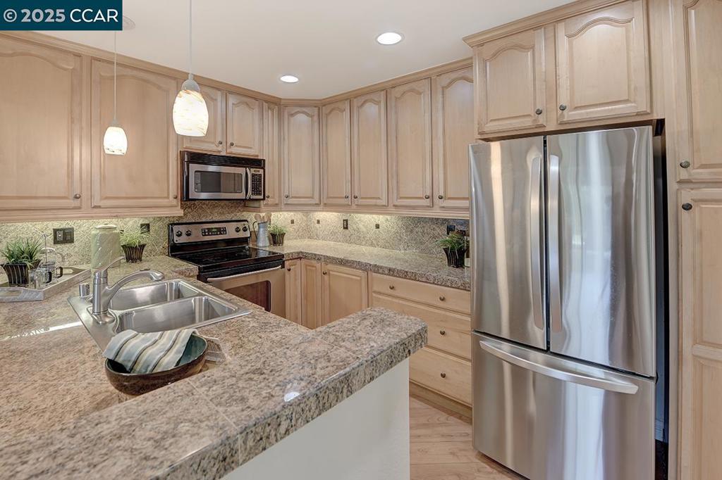 ROSSMOOR - Residential