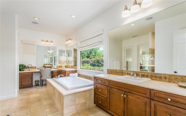 PGA Greg Norman - Residential