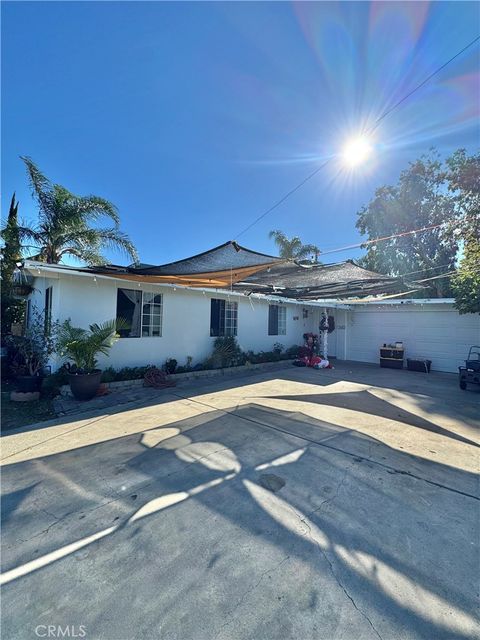 Photo of 16422 Donmetz Street, Granada Hills, CA 91344 (MLS # SR25273864)