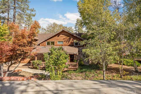 Photo of 1063 Beaver Lane, Lake Arrowhead, CA 92352 (MLS # IG26230865)