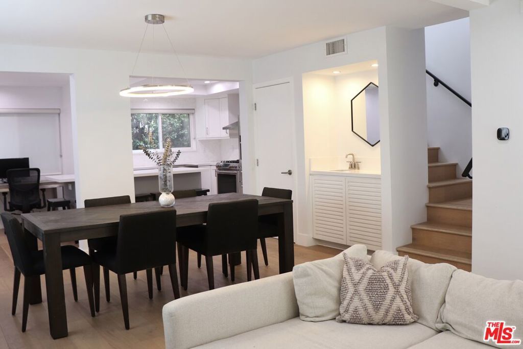 Photo of 910 19th Street #101, Santa Monica, CA 90403 (MLS # 25600325)
