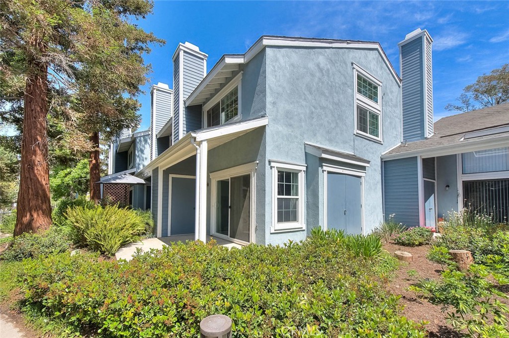 700 E Lake Drive E 7