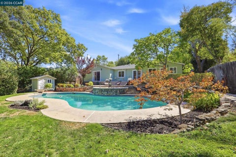 Photo of 140 Lucinda Ln LN, Pleasant Hill, CA 94523 (MLS # 41148404)
