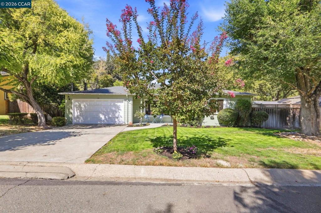 140 Lucinda Ln