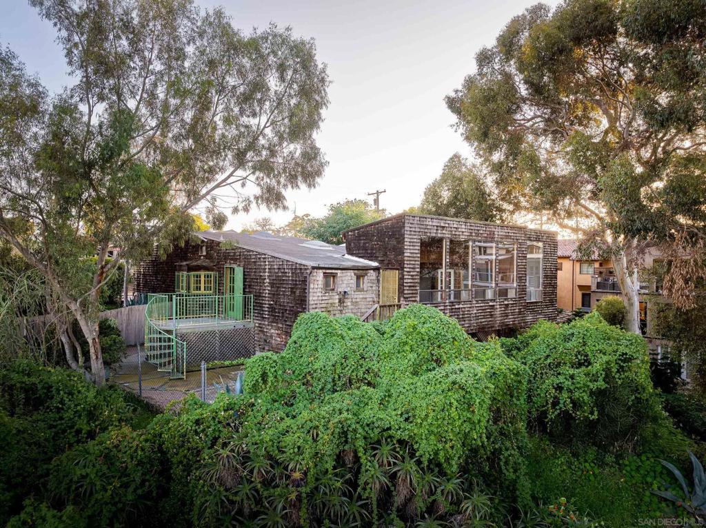 720 W Montecito Way Way