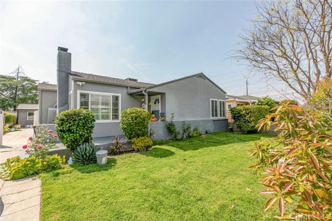 Photo of 1527 N Screenland Drive, Burbank, CA 91505 (MLS # GD26161802)