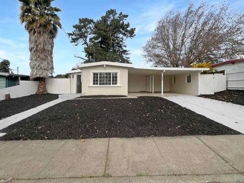 Photo of 258 Los Altos Pl Dr, American Canyon, CA 94503 (MLS # 41123260)