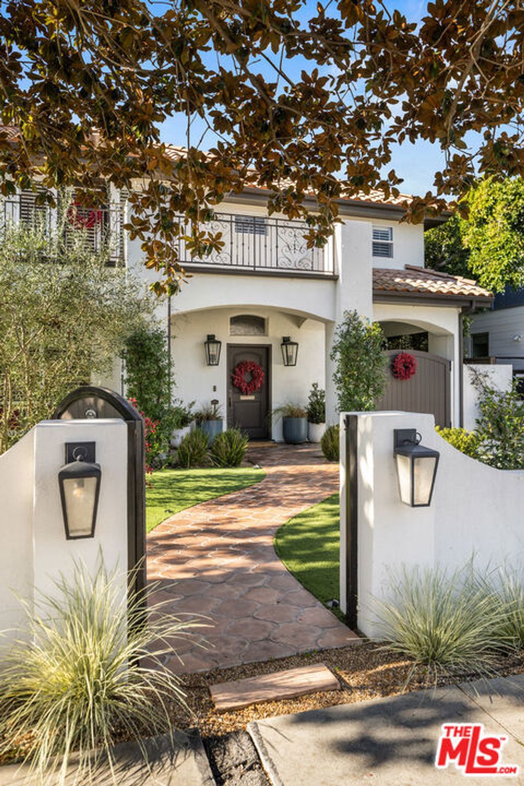 Photo of 3721 Meier Street, Los Angeles, CA 90066 (MLS # 26635985)