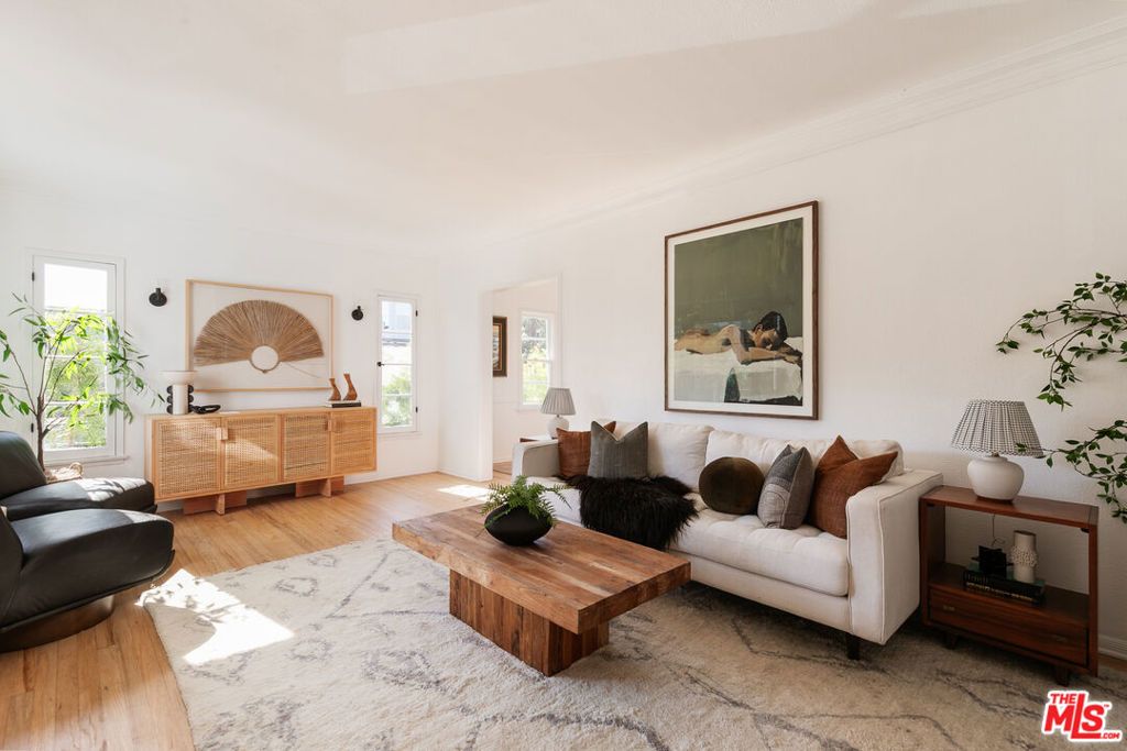 Photo of 519 Rose Avenue, Venice, CA 90291 (MLS # 25611863)