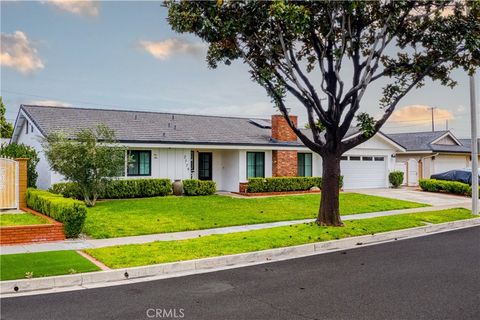 Photo of 2779 E Lizbeth Ave, Anaheim, CA 92806 (MLS # OC26033131)