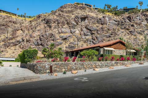 Photo of 2350 S Araby Drive, Palm Springs, CA 92264 (MLS # 219149096DA)