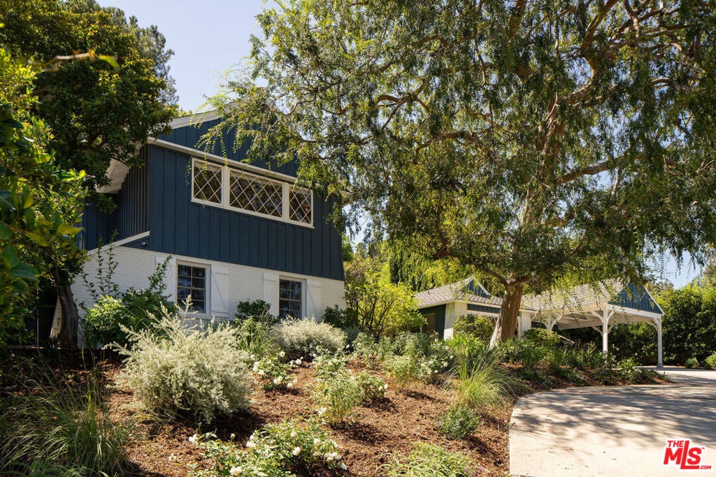 17942 Karen Drive