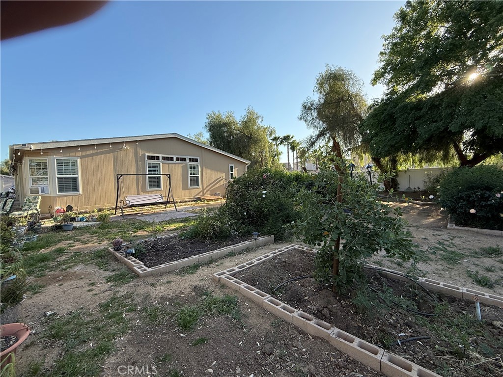 26825 Lazy Creek Rd