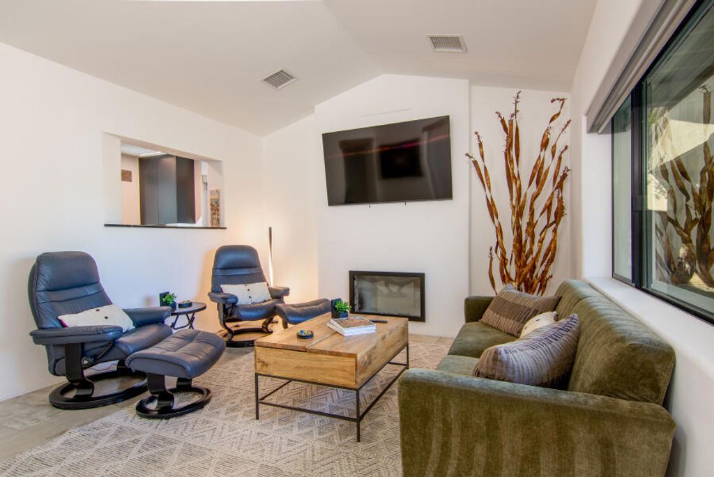 Photo of 700 N Prescott Drive, Palm Springs, CA 92262 (MLS # 219140502PS)