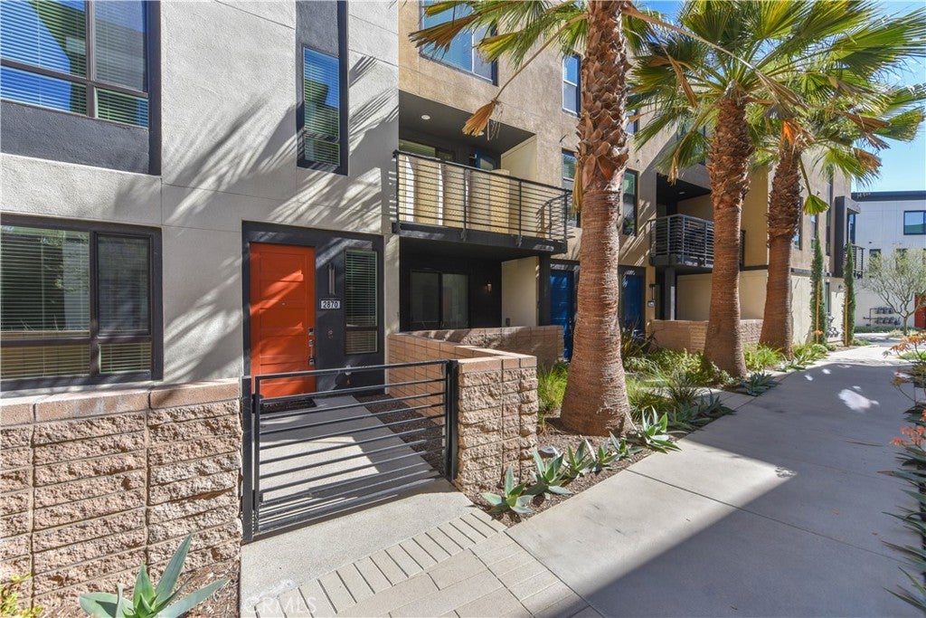 2870 N Glassell