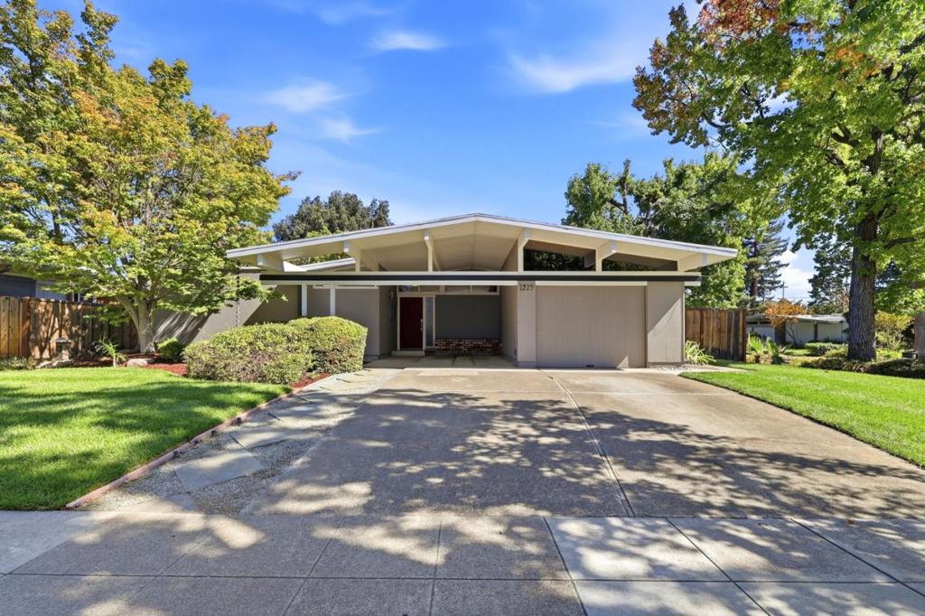 1729 Comstock Way