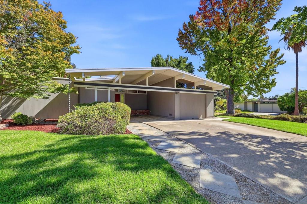 1729 Comstock Way