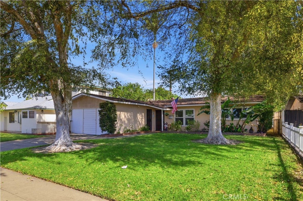 924 S Hampstead