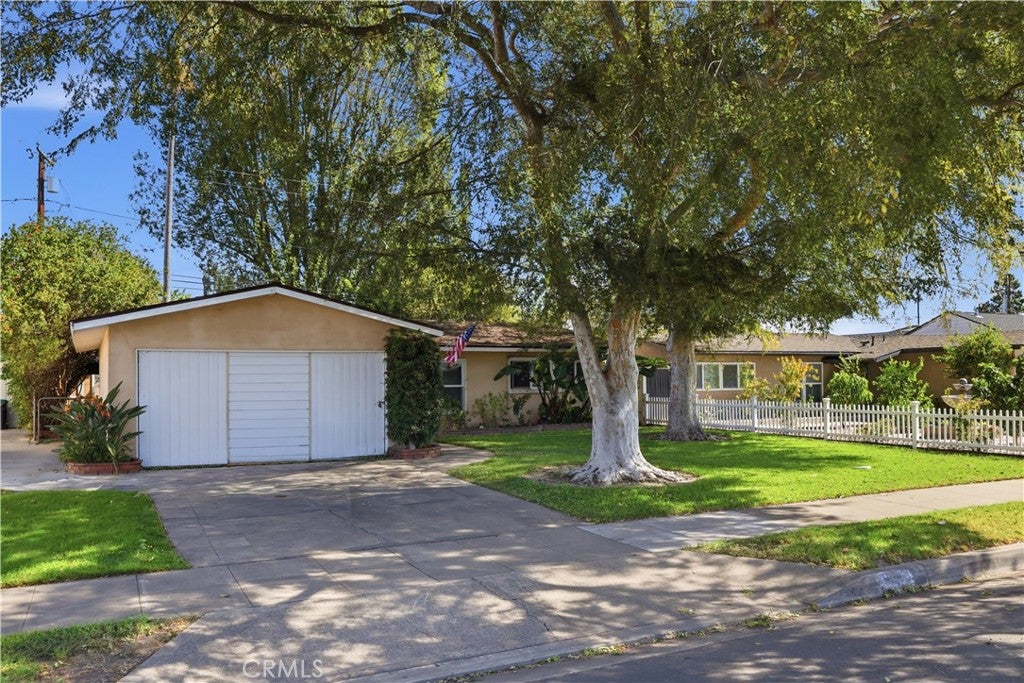 924 S Hampstead
