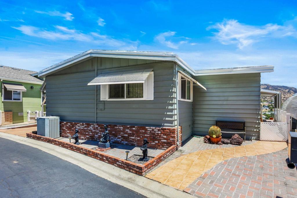 9500 Harritt Spc 190 RD, Lakeside CA 92040