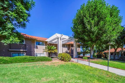 Photo of 3111 Via Serena S #P, Laguna Woods, CA 92637 (MLS # OC26001078)