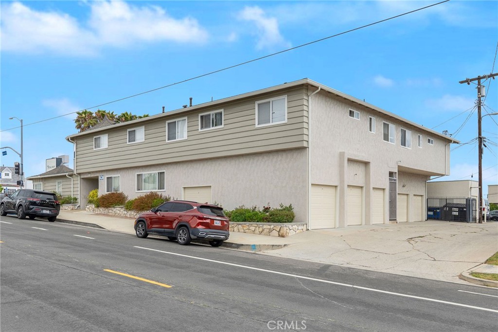 918 S Cabrillo Ave