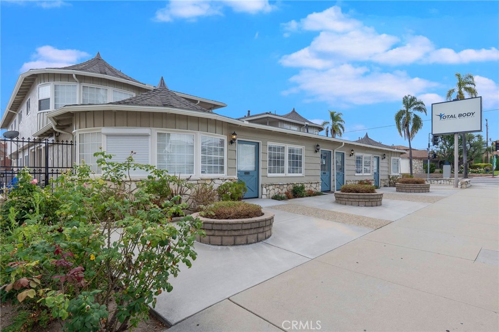 Beautiful Pride-of-Ownership Property in PRIME Location!
Charming courtyard-style apartment complex with 6 spacious one-bedroom units, 2 two-bedroom units, and a long-term commercial tenant occupying 4 spaces facing 9th Street (lease secured through April 2030)...
Extensively upgraded with a new roof, main drain, garage doors, exterior paint, and renovated units. Soft-story retrofit completed.
Includes 7 private garages, additional on-site parking, and extra income from laundry and garage rentals.
Offered at an attractive 11.9 GRM and 5.6% Cap Rate on current income, with significant rental upside.***
Qualifies for favorable multifamily financing — a turnkey investment opportunity!
SEE SUPPLEMENTS FOR OFFERING MEMORANDUM AND RENT-ROLL