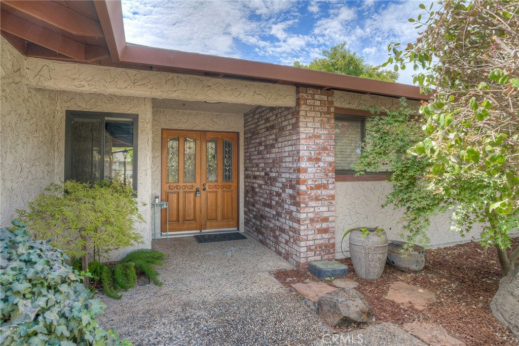 805 Madrone Avenue