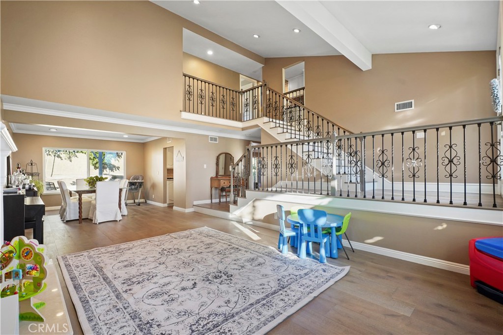 Properties 3 2229 Chesterton