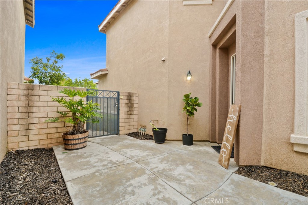 1549 E Cameron Way