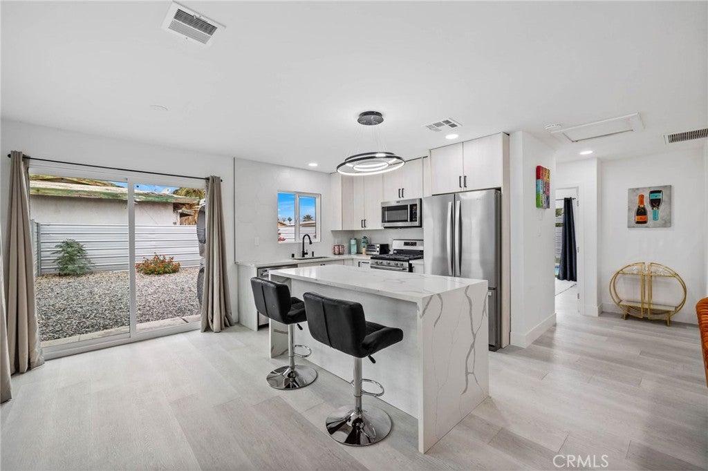 414 W Avenida Cerca