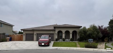 Photo of 509 Jacob Creek Drive, Bakersfield, CA 93314 (MLS # V1-33817)