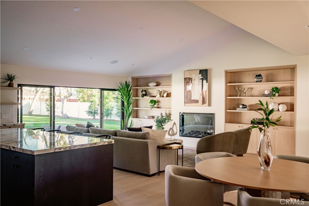 Northridge, California, 91325, United States, 4 Bedrooms Bedrooms, ,4 BathroomsBathrooms,Residential,Active,2030583