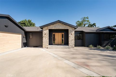 Photo of 8960 Oak Park Avenue, Northridge, CA 91325 (MLS # GD26065896)